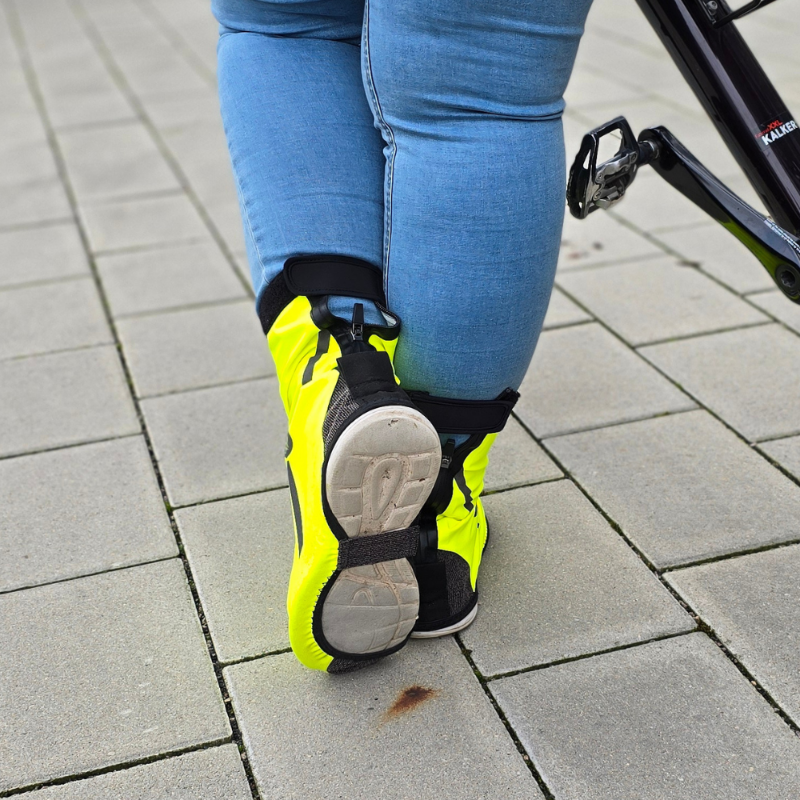 AGU_Überschuhe_Fahrrad_Regenbekleidung_Fahrradfahren_Winterkleidung_neon_Unisex_Veloment-Winterkollektion