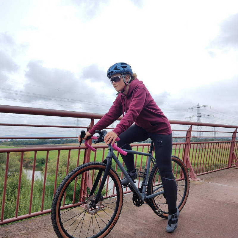 Veloment-Hoodie-Pullover-Fahrradfahren-Fahrradpendeln-Unisex-Weinrot-bestickt-Herbst-Fahrradkleidung-2