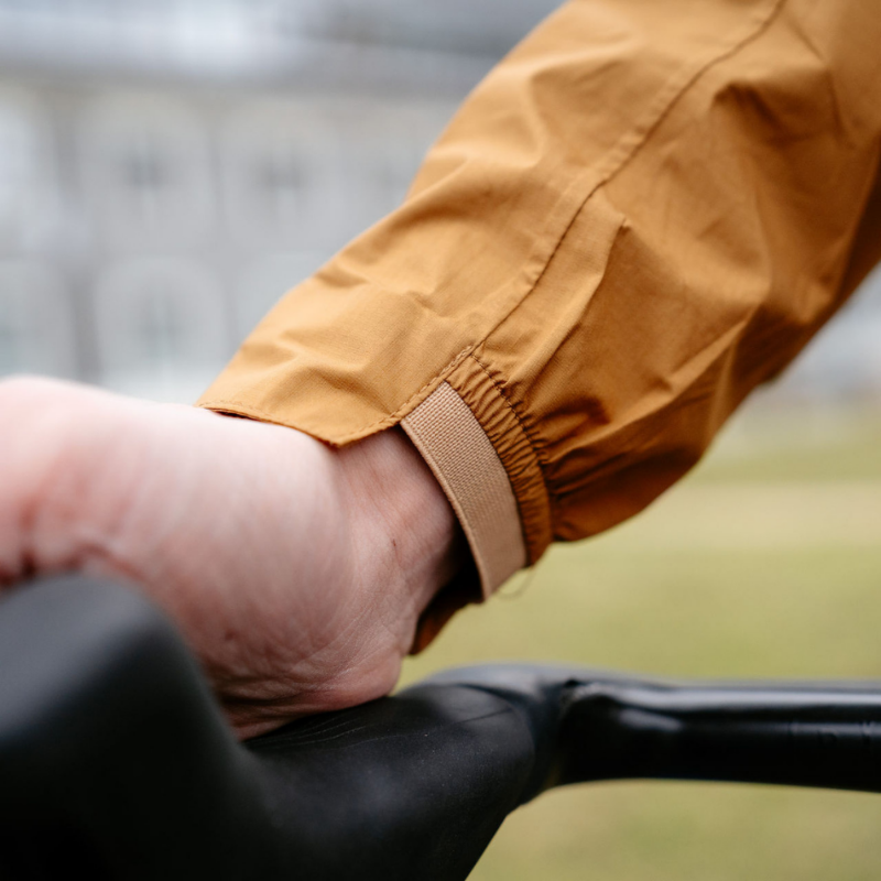 Übergangsjacke von AGU, Windjacke für Rennrad, Regenbekleidung, Ultraleicht, Wasserdicht, Atmungsaktiv, Funktionskleidung Fahrrad, Businesskleidung, Veloment
