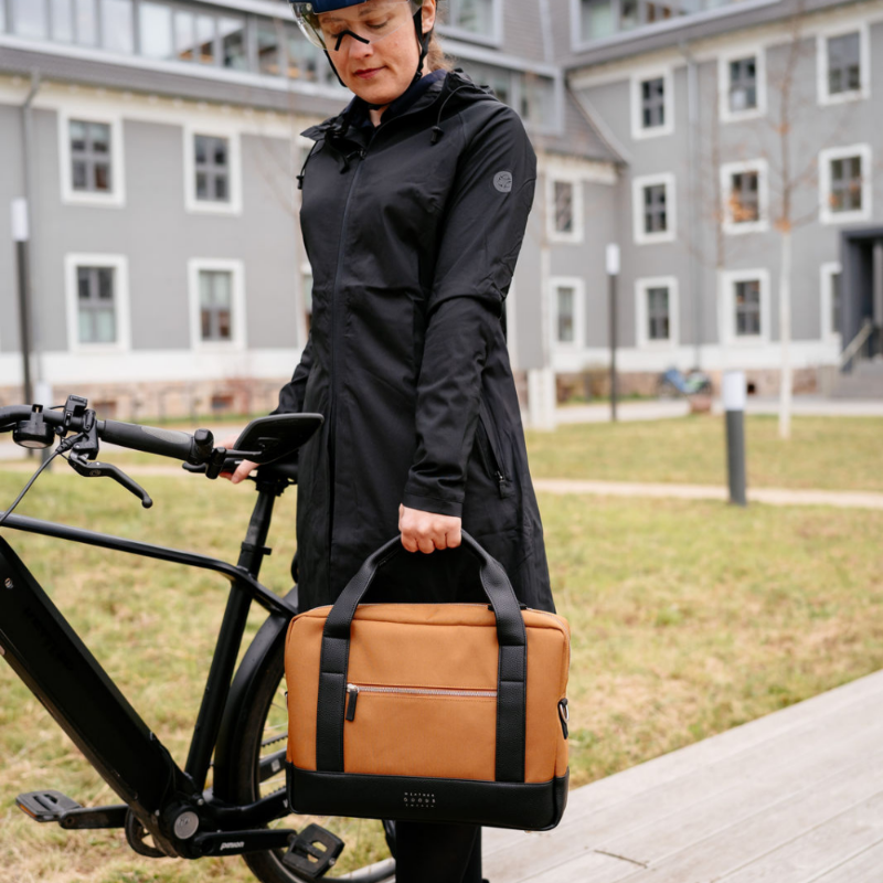 WeatherGoods Sweden Fahrradtasche braun, Businesstasche, Laptoptasche, wasserfest, für Fahrradfahrer, Gepäckträgerfunktion, Office geeignet
