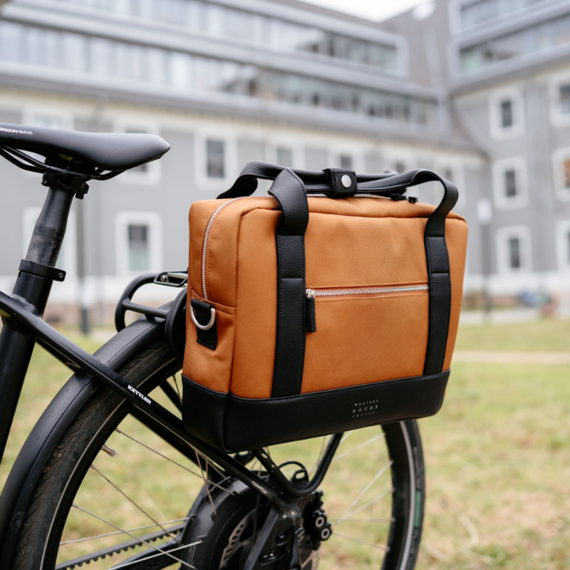 WeatherGoods Sweden Fahrradtasche braun, Businesstasche, Laptoptasche, wasserfest, für Fahrradfahrer, Gepäckträgerfunktion, Office geeignet
